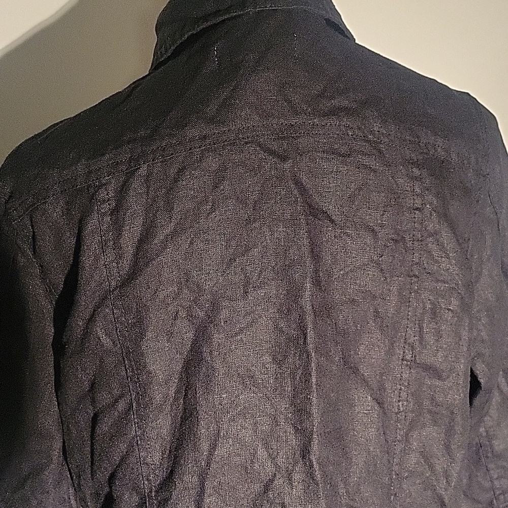 Lucy & Laurel Woman's 100% Linen Black Snap Down Top, Size: 1X - Picture 6 of 10